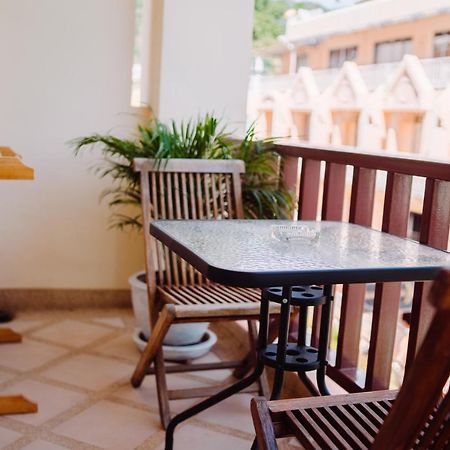Patong Beach Side Hotel Екстер'єр фото