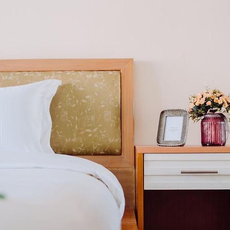 Patong Beach Side Hotel Екстер'єр фото