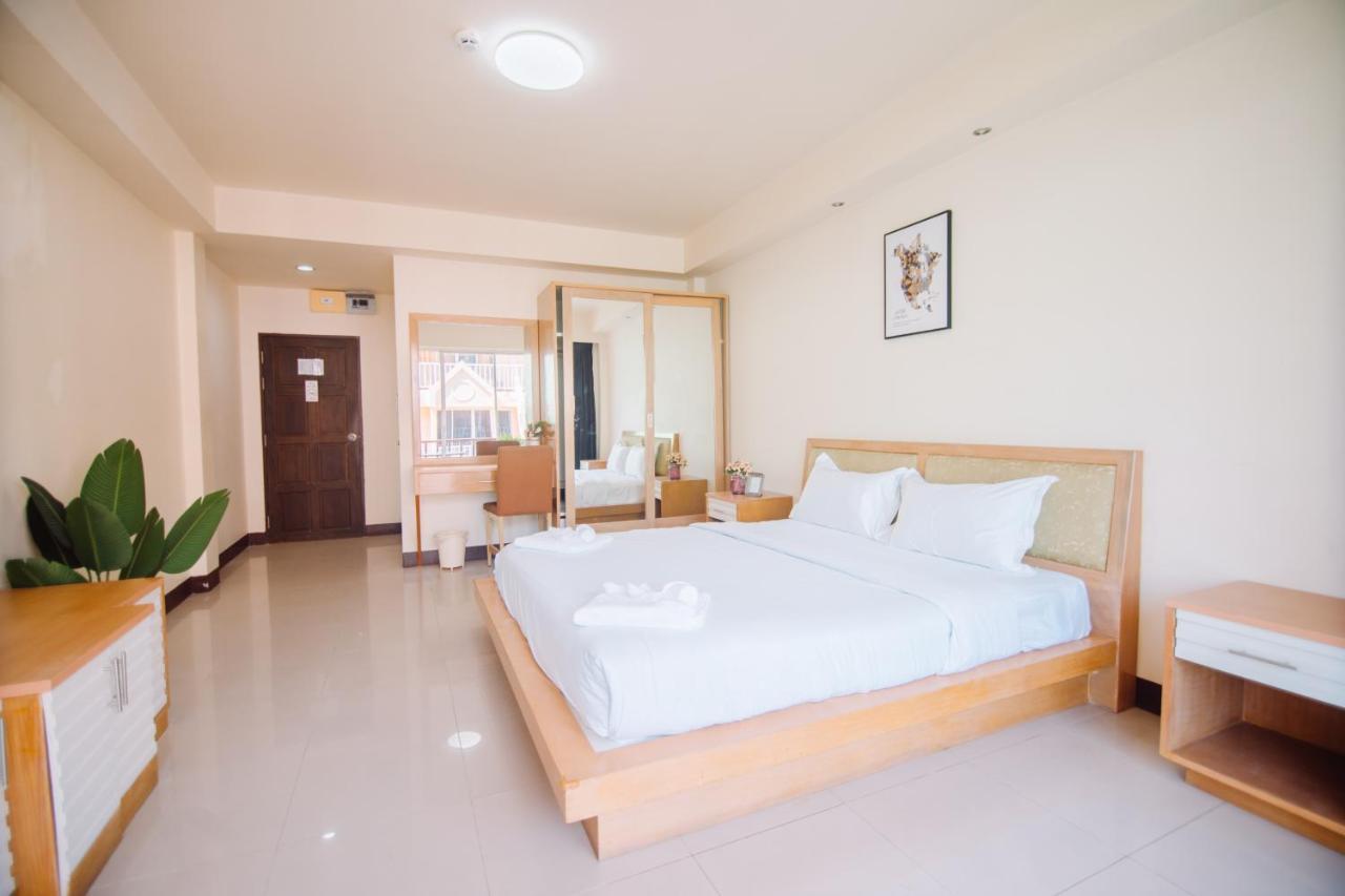 Patong Beach Side Hotel Екстер'єр фото