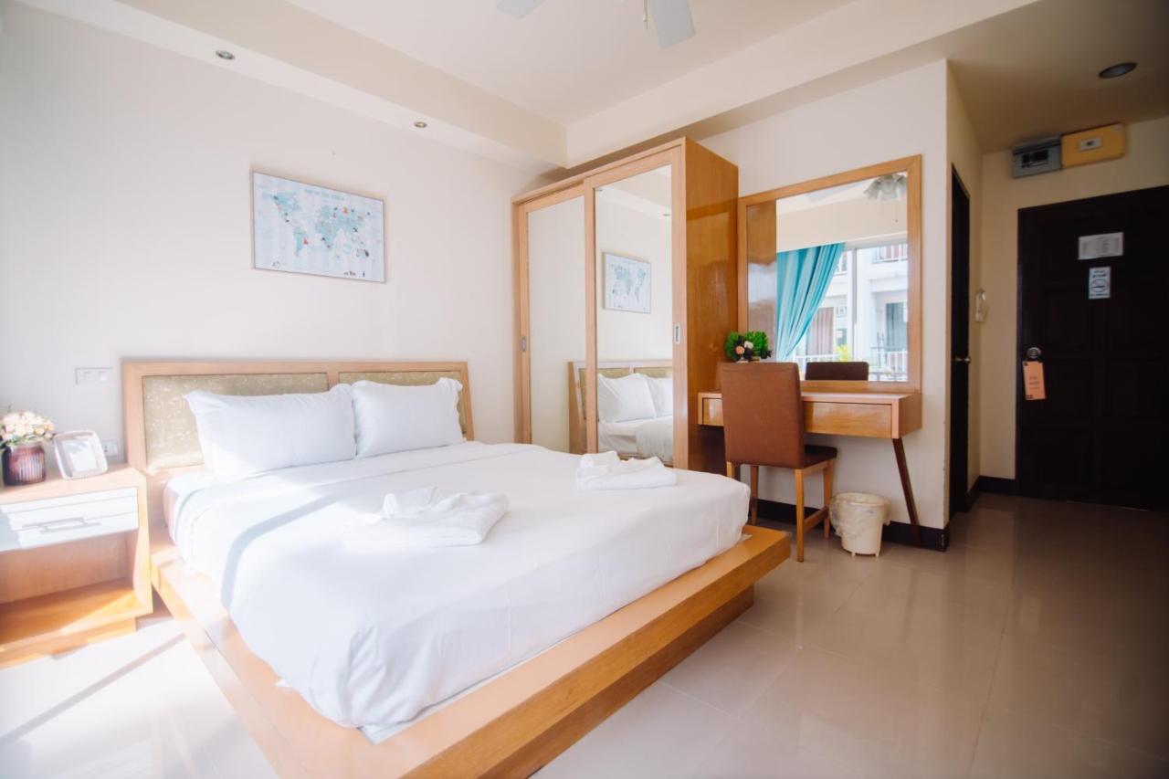 Patong Beach Side Hotel Екстер'єр фото