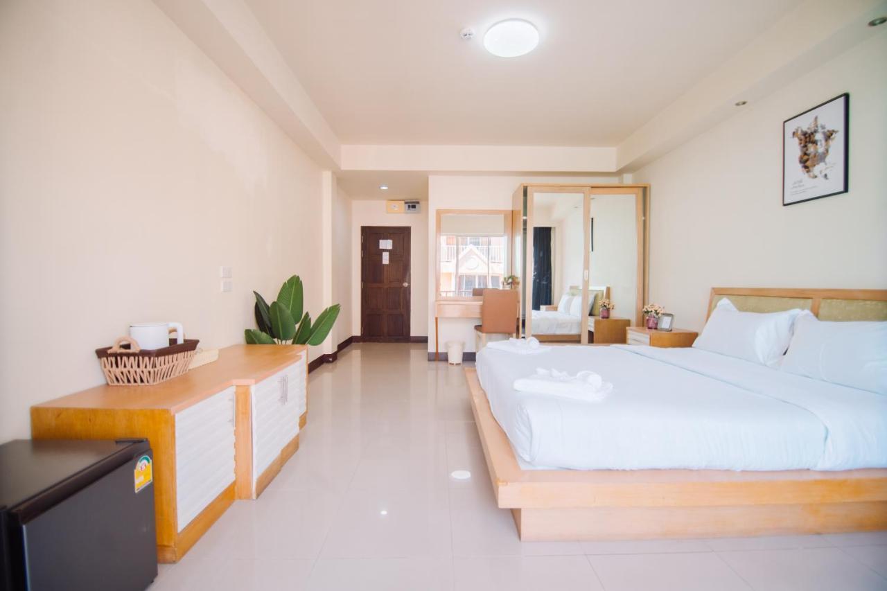 Patong Beach Side Hotel Екстер'єр фото
