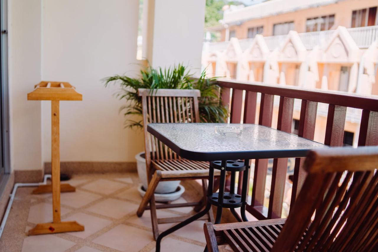 Patong Beach Side Hotel Екстер'єр фото