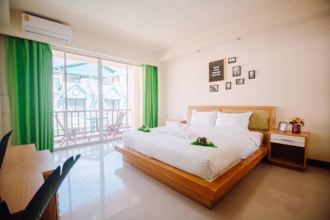 Patong Beach Side Hotel Екстер'єр фото