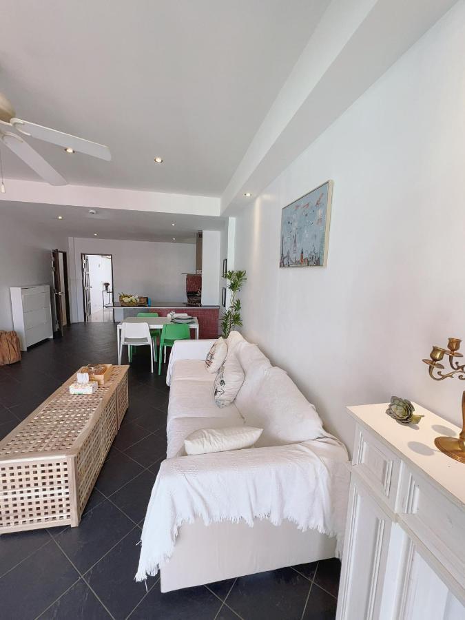 Patong Beach Side Hotel Екстер'єр фото