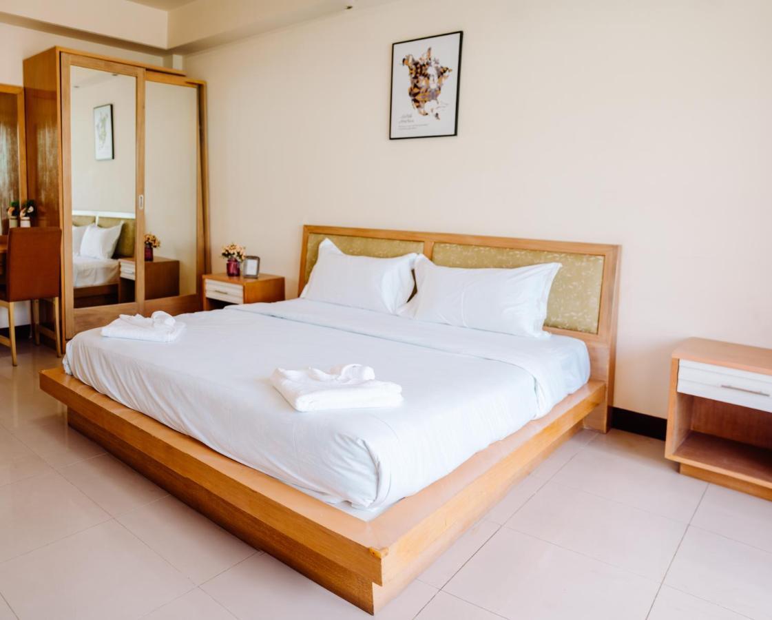 Patong Beach Side Hotel Екстер'єр фото