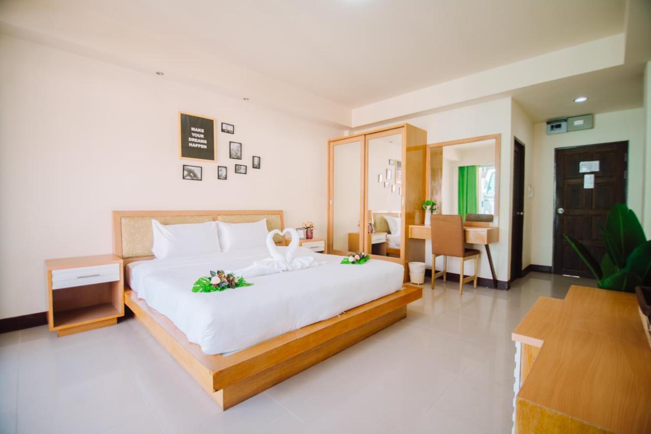 Patong Beach Side Hotel Екстер'єр фото