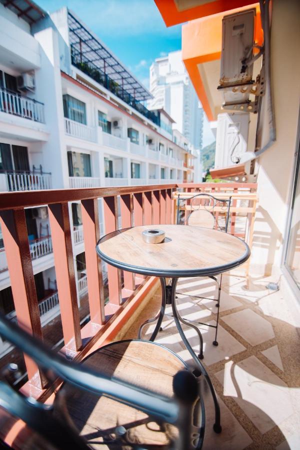 Patong Beach Side Hotel Екстер'єр фото